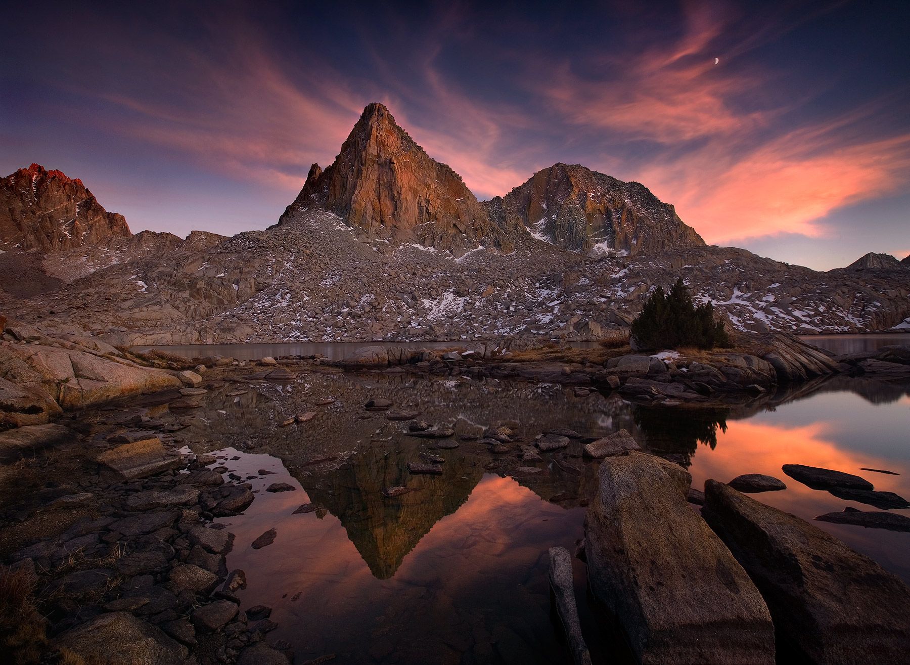 High sierra. Хай Сьерра. Сиерра Мак. Гора High Sierra. Горы Сьерра Невада Макос.